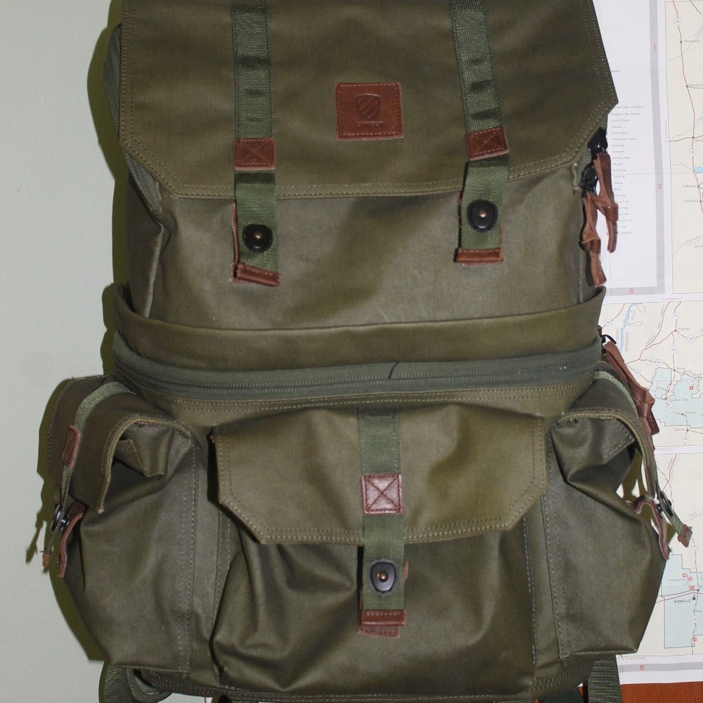 Langly Globetrotter Camera Backpack